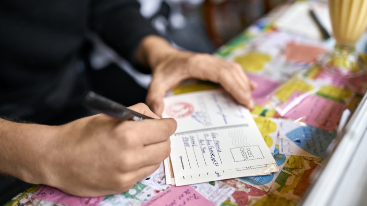 Faut-il écrire bonnes vacances ou bonne vacances en bon français ?