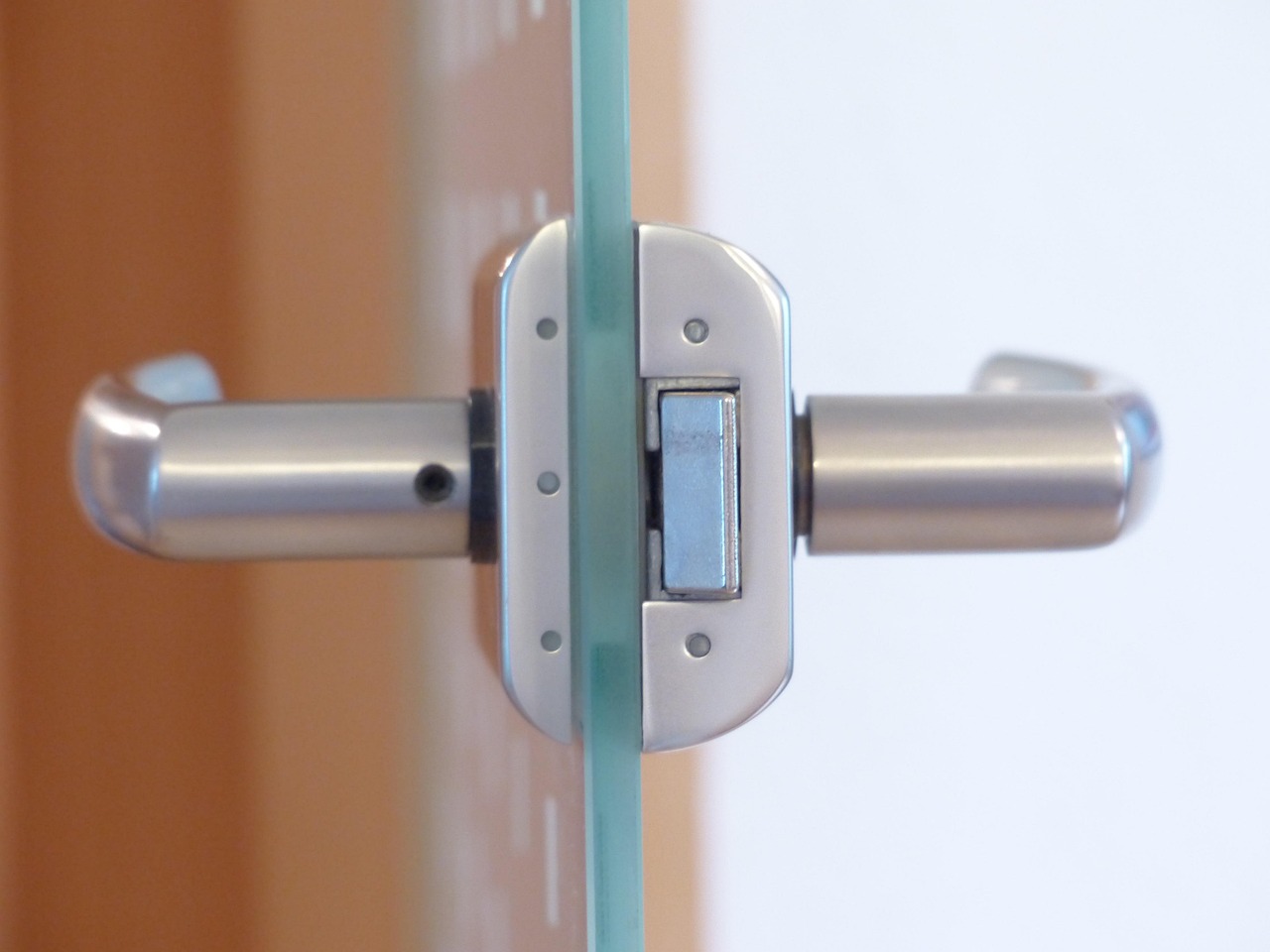 Comment changer un cylindre de serrure d’une porte intérieure ?