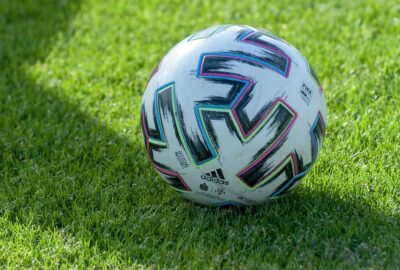 Papier_peint_football_:_une_déco_tendance_pour_les_fans_de_tous_âges