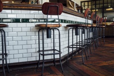 Plusieurs_critères_à_considérer_pour_choisir_un_bon_tabouret_de_bar