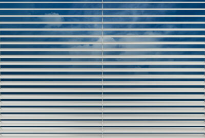 Installation de stores sur mesure : pourquoi contacter un spécialiste ?