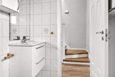 Les_Meilleures_Palettes_de_Couleurs_pour_Dynamiser_Votre_Salle_de_Bain