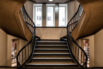 Comment_choisir_parfaitement_un_escalier_quart_tournant_pour_votre_maison?