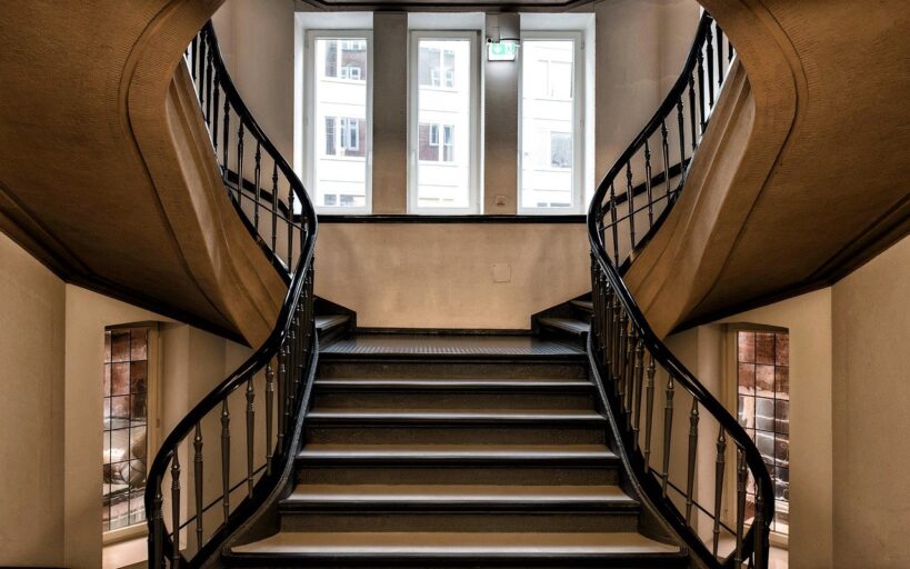 Comment_choisir_parfaitement_un_escalier_quart_tournant_pour_votre_maison?