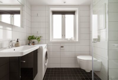 Guide_Étape_par_Étape:_Comment_Peindre_le_Carrelage_de_votre_Salle_de_Bain