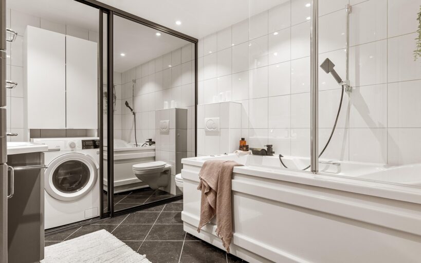 Les meilleures astuces pour aménager une salle de bain PMR adaptée à tous