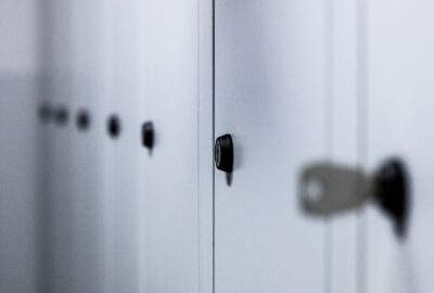 La société CIMM est spécialisée dans la vente des casiers et des vestiaires