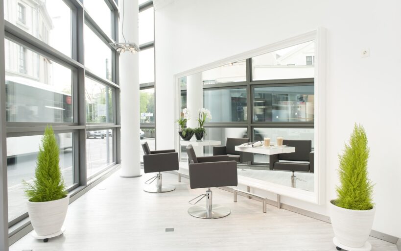 Guide_pratique_pour_maximiser_la_luminosité_de_votre_maison_avec_des_miroirs