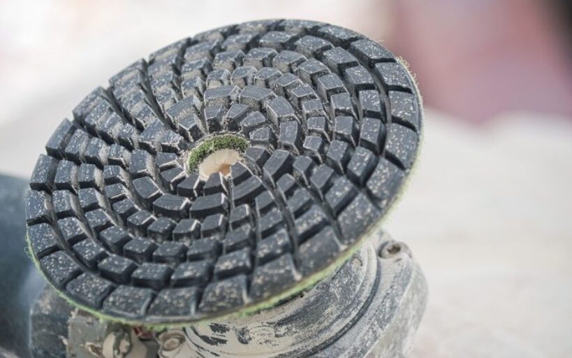 Une_recette_DIY_de_détachant_d_eau_dure_pour_nettoyer_les_toilettes_et_plus_encore_!