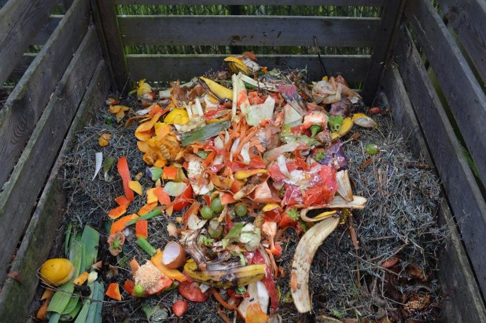 Bac à compost de cuisine fait maison facile et économique