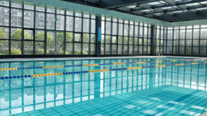 Créer un abri de piscine personnalisé : l'alliage parfait entre esthétisme et fonctionnalité !