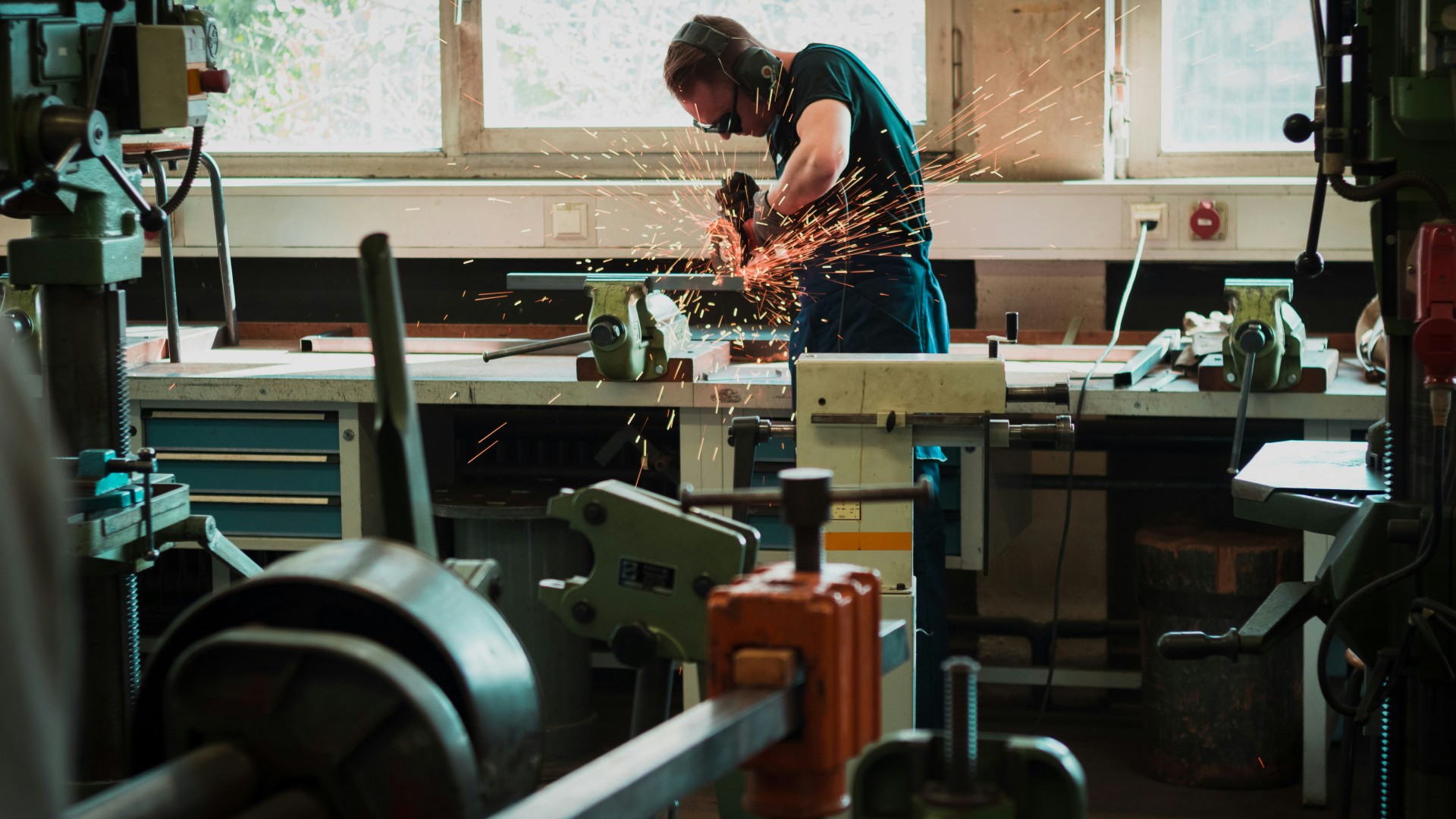 Quels outils sont essentiels pour le bricolage ?
